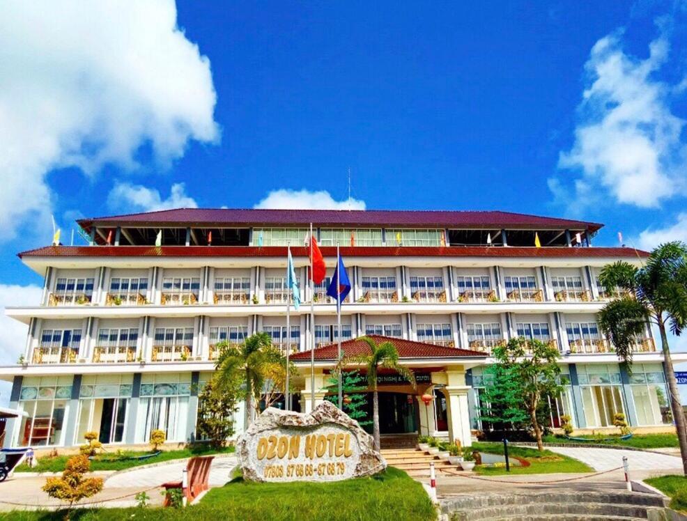 Ozon Hotel Nam Can Zewnętrze zdjęcie